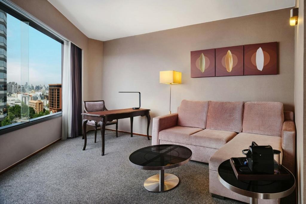 هتل سوئیسوتل راچادا